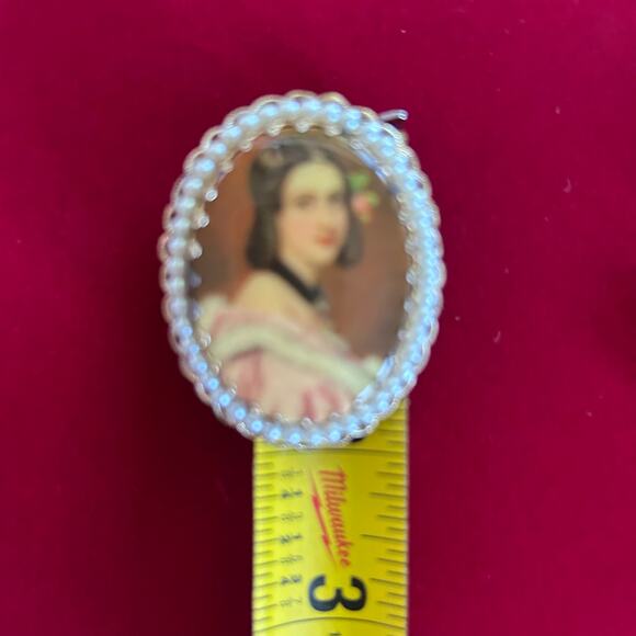 Vintage W. Germany Victorian Revival Cameo Brooch & Clip-On Earring Set - Picture 15 of 15